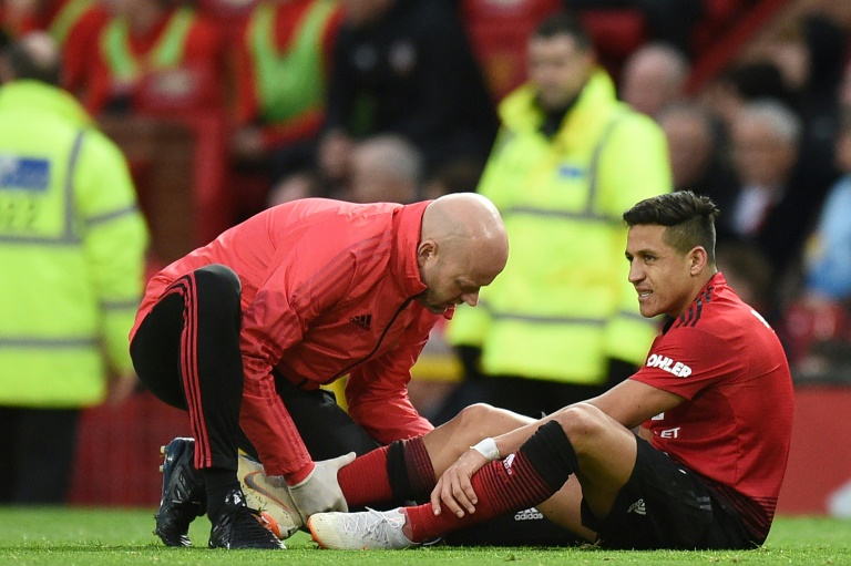 man utd without sanchez six weeks solskjaer